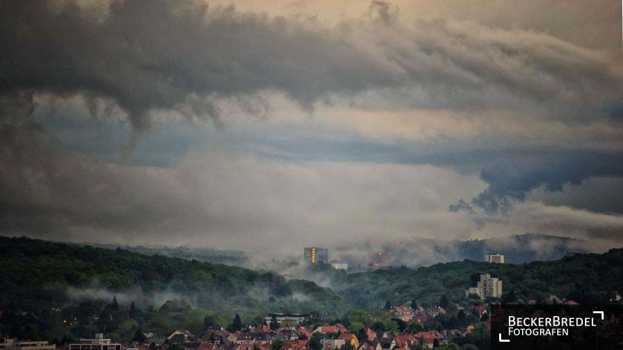 Tiefe Wolken über Saarbrücken